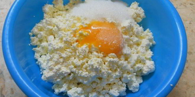 Рецепт вареников с творогом и черникой