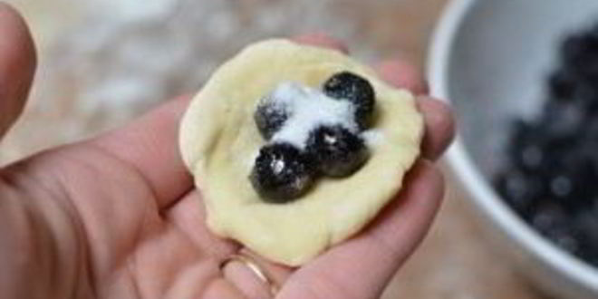 Рецепт вареников с ягодами