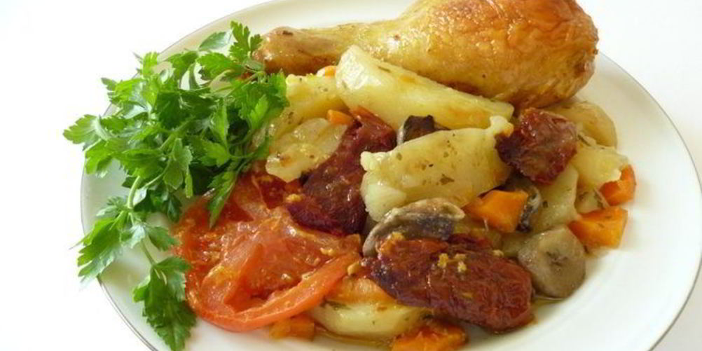 Как приготовить куриное жаркое с грибами и вялеными помидорами