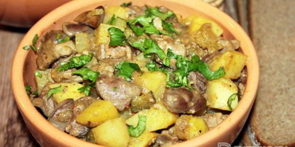 Как приготовить жаркое из куриных потрошков