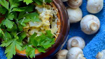 Рецепт Жаркого с шампиньонами в горшочке