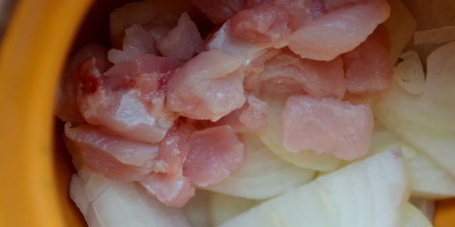 Рецепт жаркого с шампиньонами в горшочке