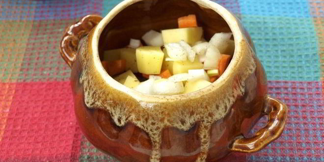 Рецепт жаркого в горшочках с мясом