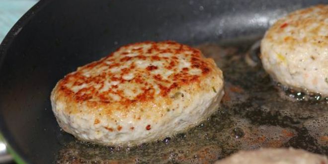 Рецепт куриных зраз с морковью и луком