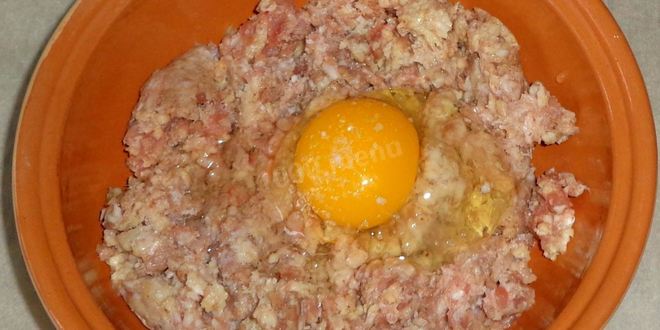 Рецепт мясных зраз с луком и яйцом