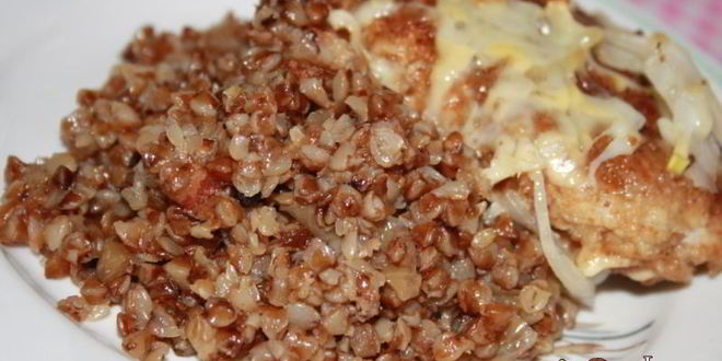 Рецепт ароматной гречки с луком и беконом