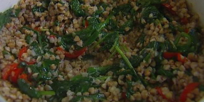 Рецепт гречки с чили и шпинатом