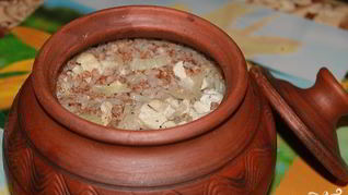 Рецепт Гречки с курицей в горшочках