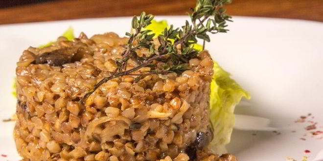 Рецепт гречки с луком и вешенками