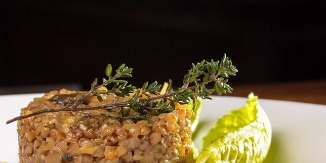 Рецепт гречки с луком и вешенками