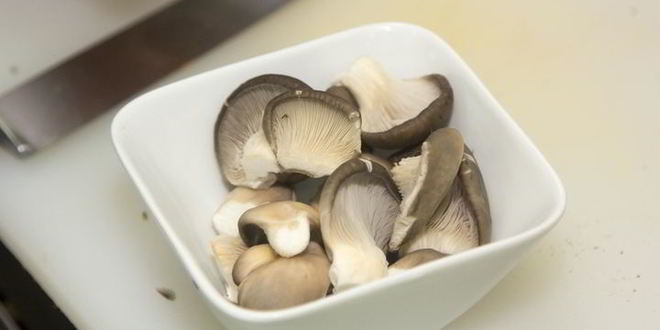 Рецепт гречки с луком и вешенками