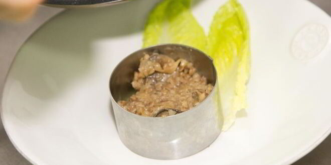 Рецепт гречки с луком и вешенками