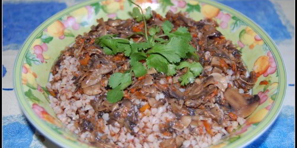 Как приготовить гречку с луком морковкой и шампиньонами