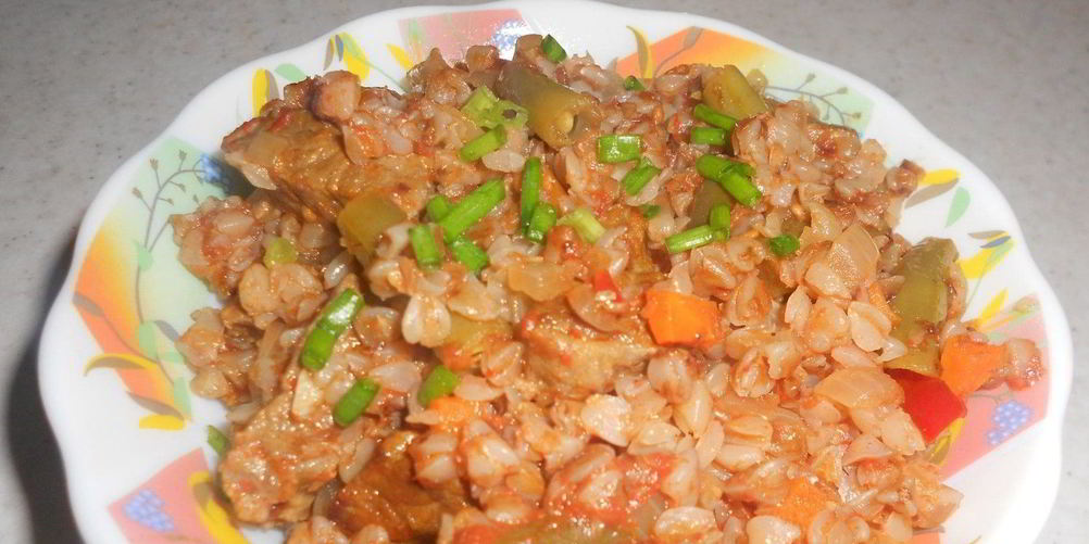 Как приготовить гречку, тушенную с мясом