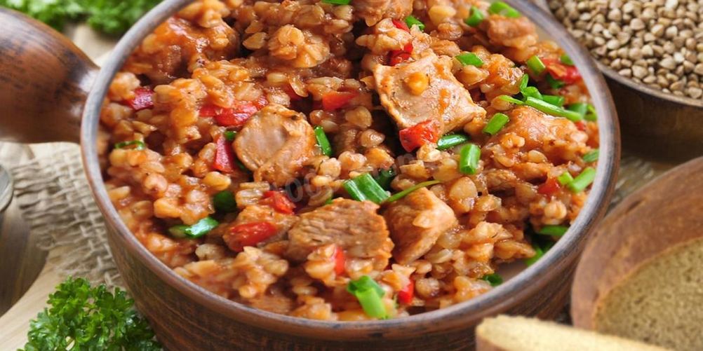 Как приготовить гречку в горшочках с овощами