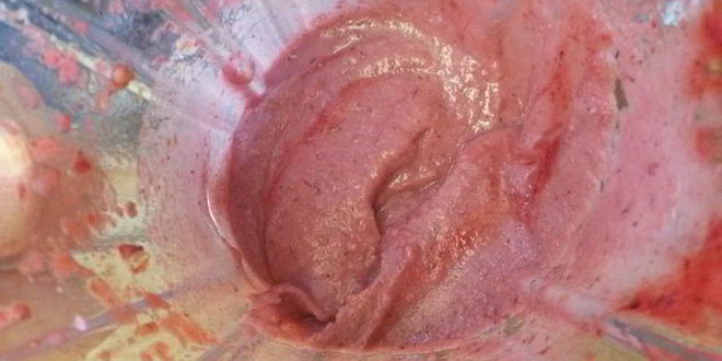 Рецепт гречневой каши без варки с ягодным соусом