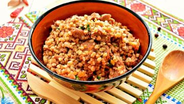 Рецепт Гречневой каши с тушенкой на сковороде