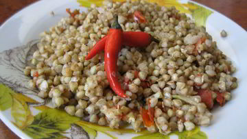 Рецепт Зеленой гречки с помидорами, луком и чесноком