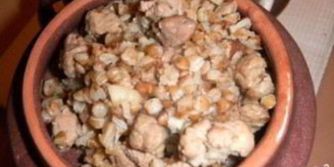 Рецепт каши в горшочке со свининой
