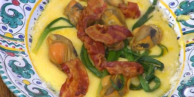 Рецепт поленты с мидиями и беконом