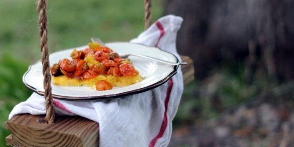 Как приготовить поленту с томатным соусом и базиликом