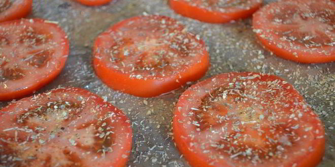 Рецепт запеченной поленты с вялеными томатами и пармезаном