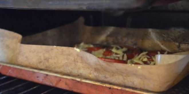 Рецепт запеченной поленты с вялеными томатами и пармезаном