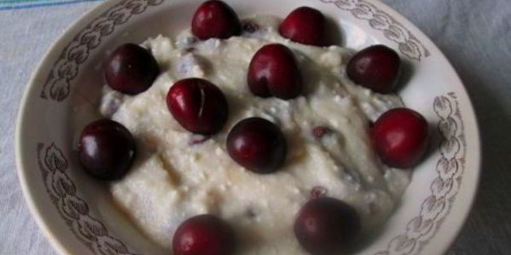 Как приготовить манную кашу с изюмом