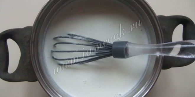 Рецепт манной каши с корицей и яблочным муссом