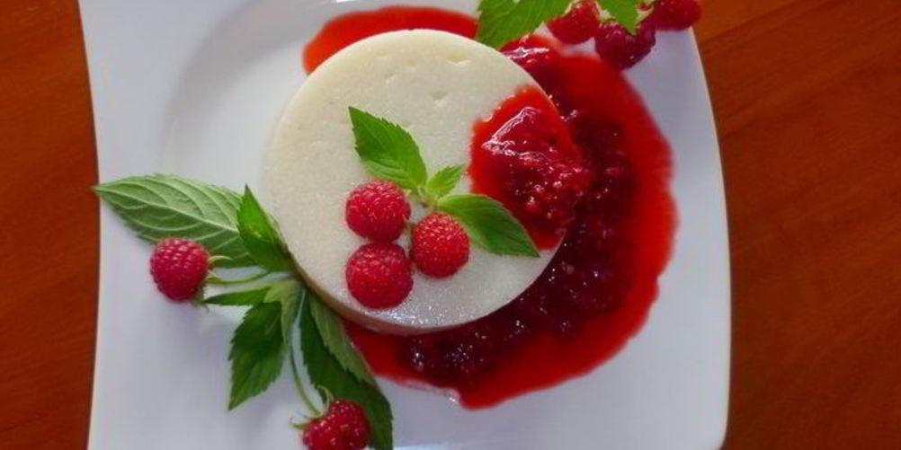 Как приготовить манную кашу с малиной