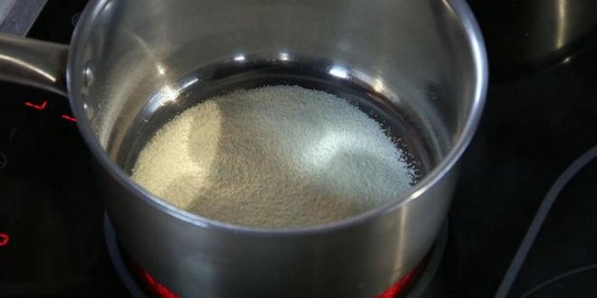 Рецепт манной каши с соленой карамелью