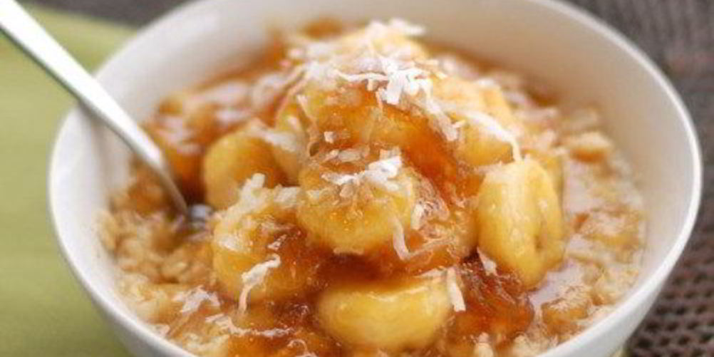 Как приготовить овсяную кашу с бананом и инжирно-карамельным соусом