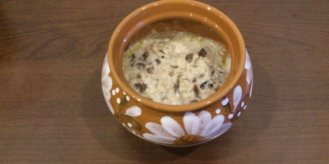Рецепт овсяной каши с черносливом в горшочке