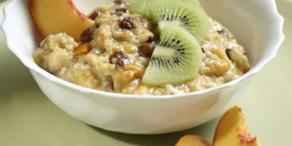 Как приготовить овсяную кашу с орехами и фруктами