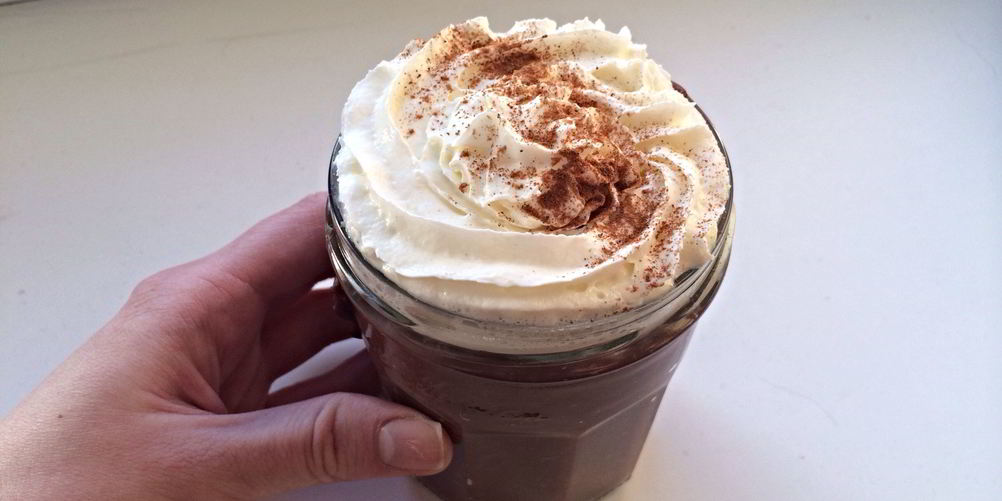 Как приготовить овсяную кашу с шоколадом и взбитыми сливками