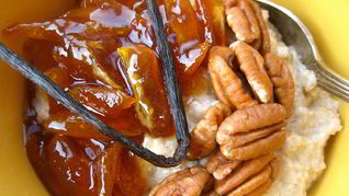 Рецепт Овсяной каши с ванилью, кумкватом и пеканом