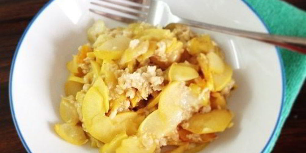 Как приготовить овсянку с яблоками, грушами и курагой