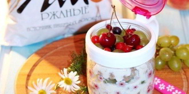 Рецепт овсянки в банке с отрубями и фруктами