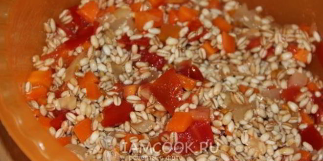 Рецепт перловой каши с курицей и овощами