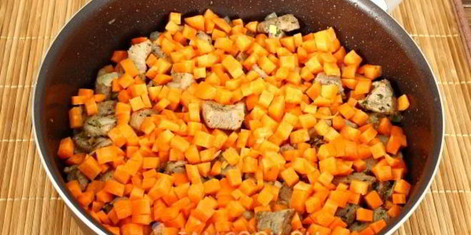 Рецепт перловки с мясом в горшочке в духовке