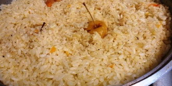 Рецепт рисовой каши ароматной с мясом и яблоками