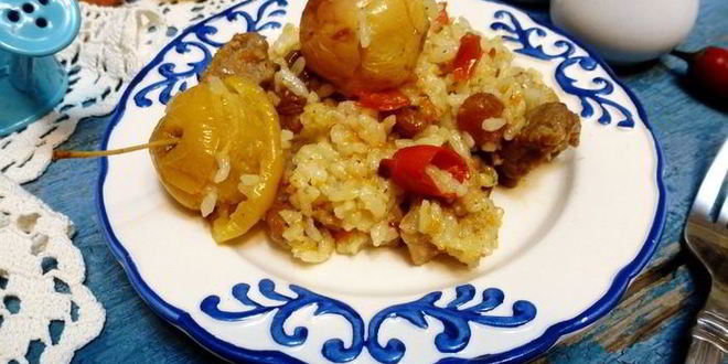 Рецепт рисовой каши ароматной с мясом и яблоками