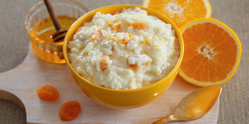 Как приготовить рисовую кашу с курагой и соком апельсина