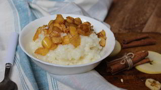 Рецепт Рисовой каши с яблоками и корицей