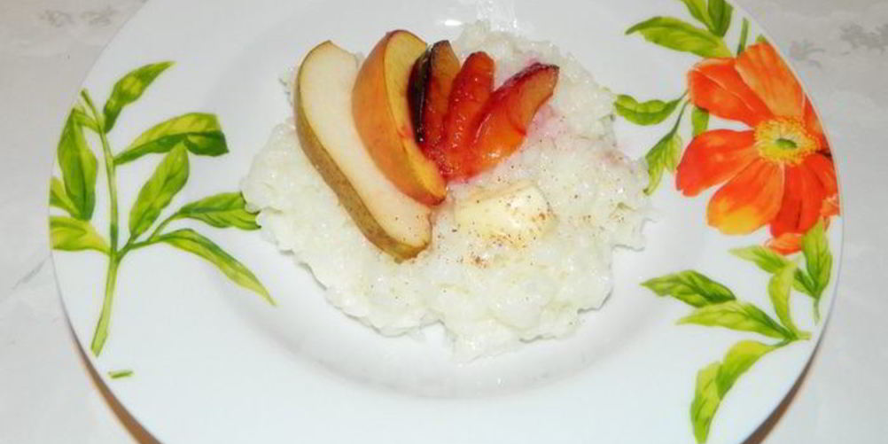 Как приготовить рисовую кашу с запеченными фруктами