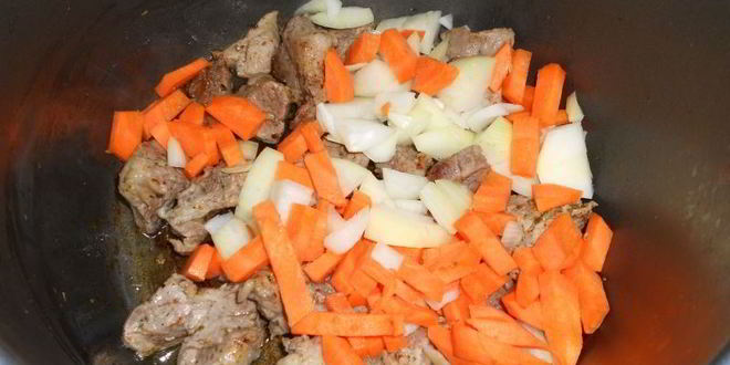 Рецепт рисовой каши со свининой и овощами в мультиварке