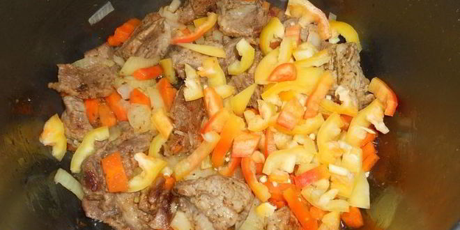 Рецепт рисовой каши со свининой и овощами в мультиварке