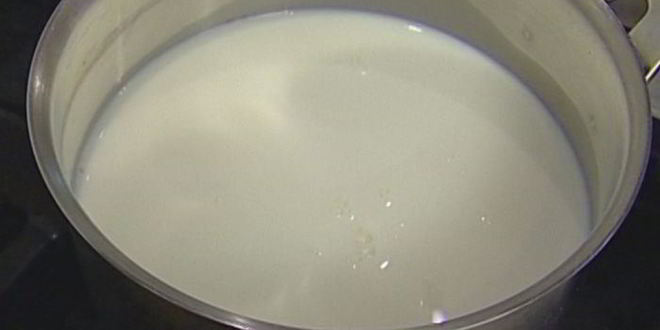 Рецепт шоколадной рисовой каши с изюмом и орехами