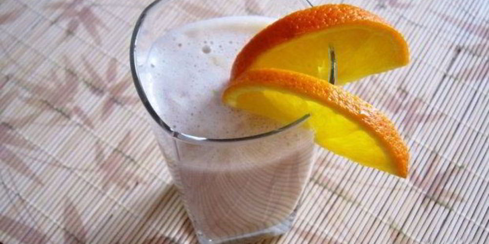 Как приготовить бананово-апельсиновый коктейль