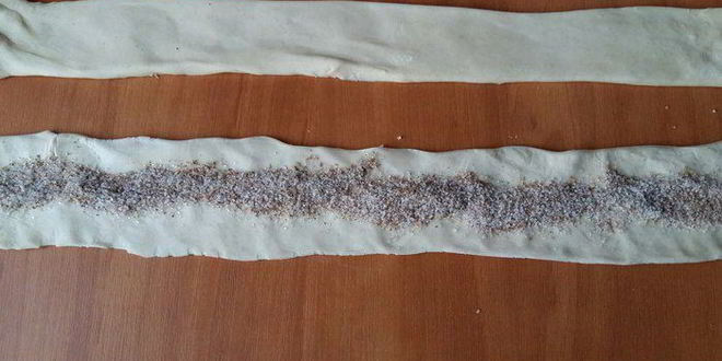 Рецепт чайных розочек в слоеном тесте